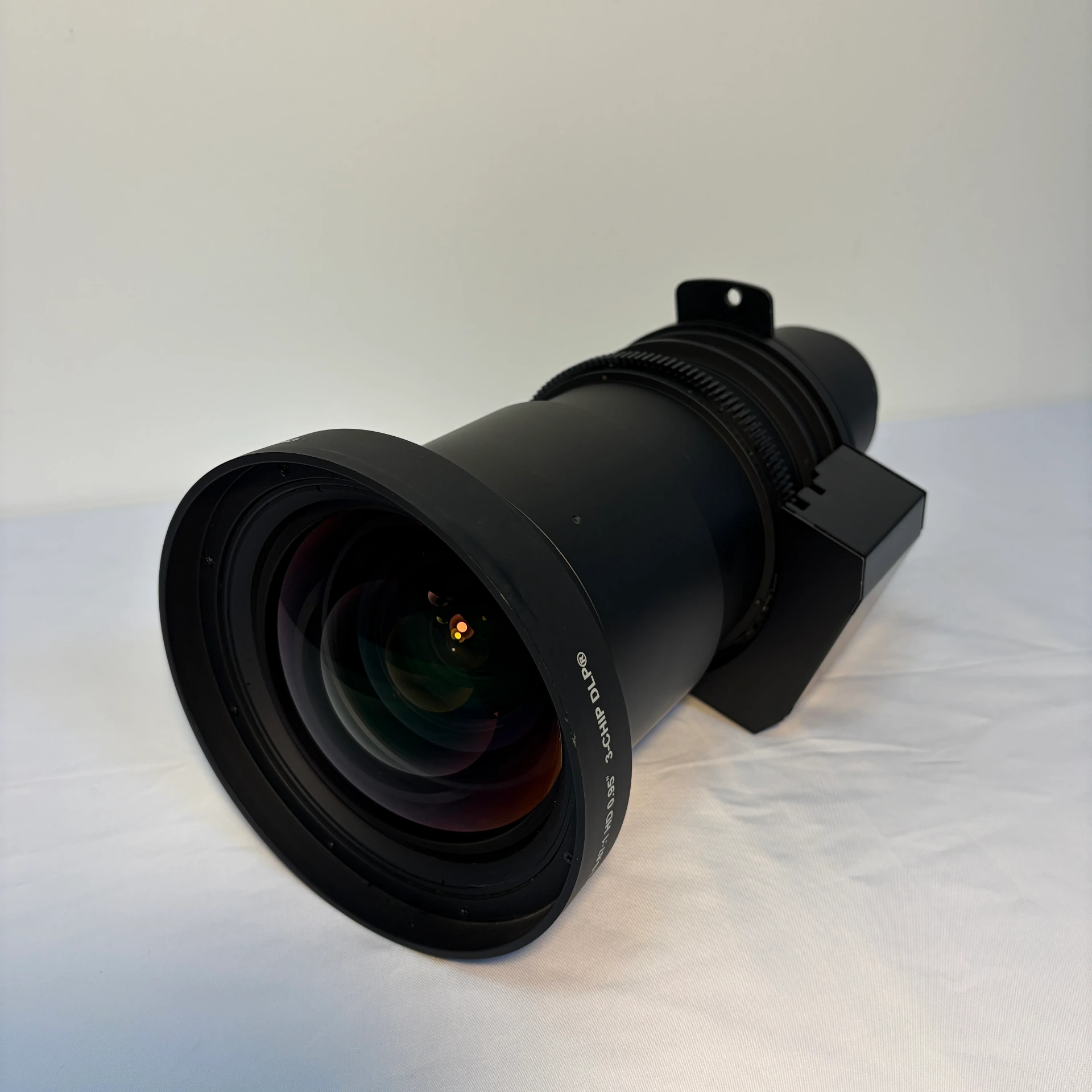 [V207] Christie 118-100110 0.67:1 HD ILS Short-Throw Projector Lens — Tested