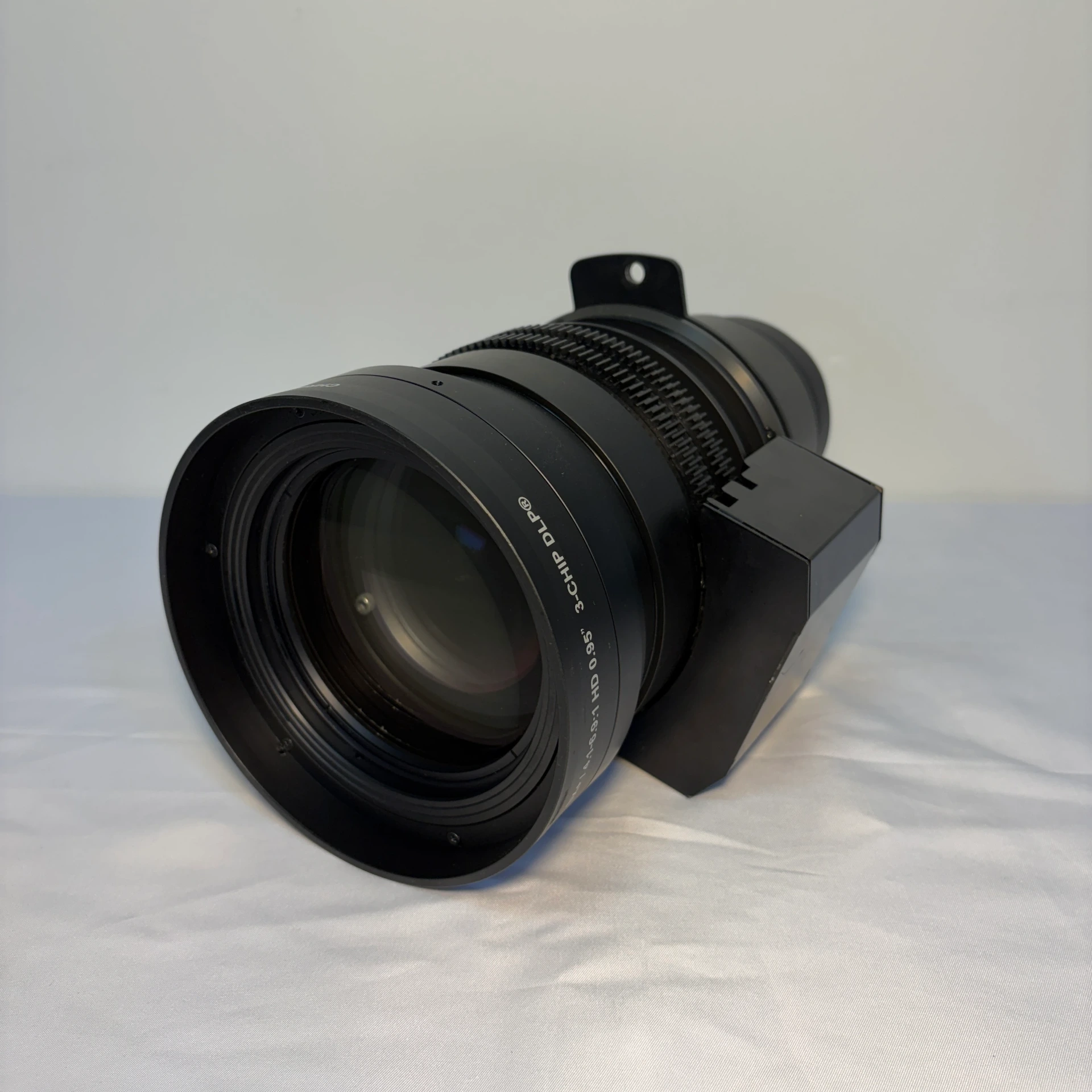 [V218] Christie ILS Long Throw Projector Lens 4.5-7.5:1 SX+ / 4.1-6.9:1 HD Tested
