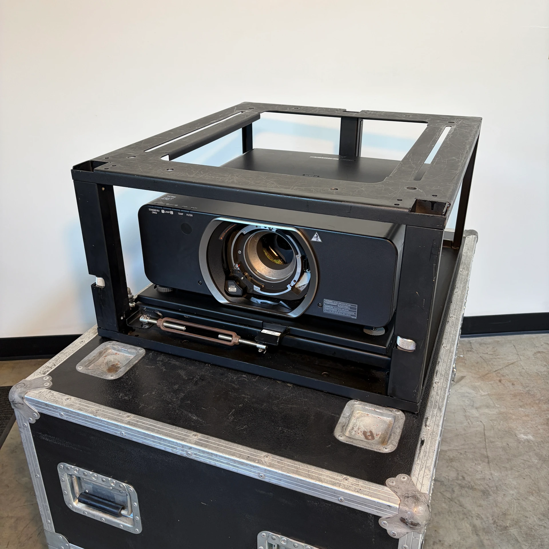 [V274] Panasonic PT-DZ8700 10k Lumen WUXGA 3DLP Projector Package [Cage and Case] CLEAN
