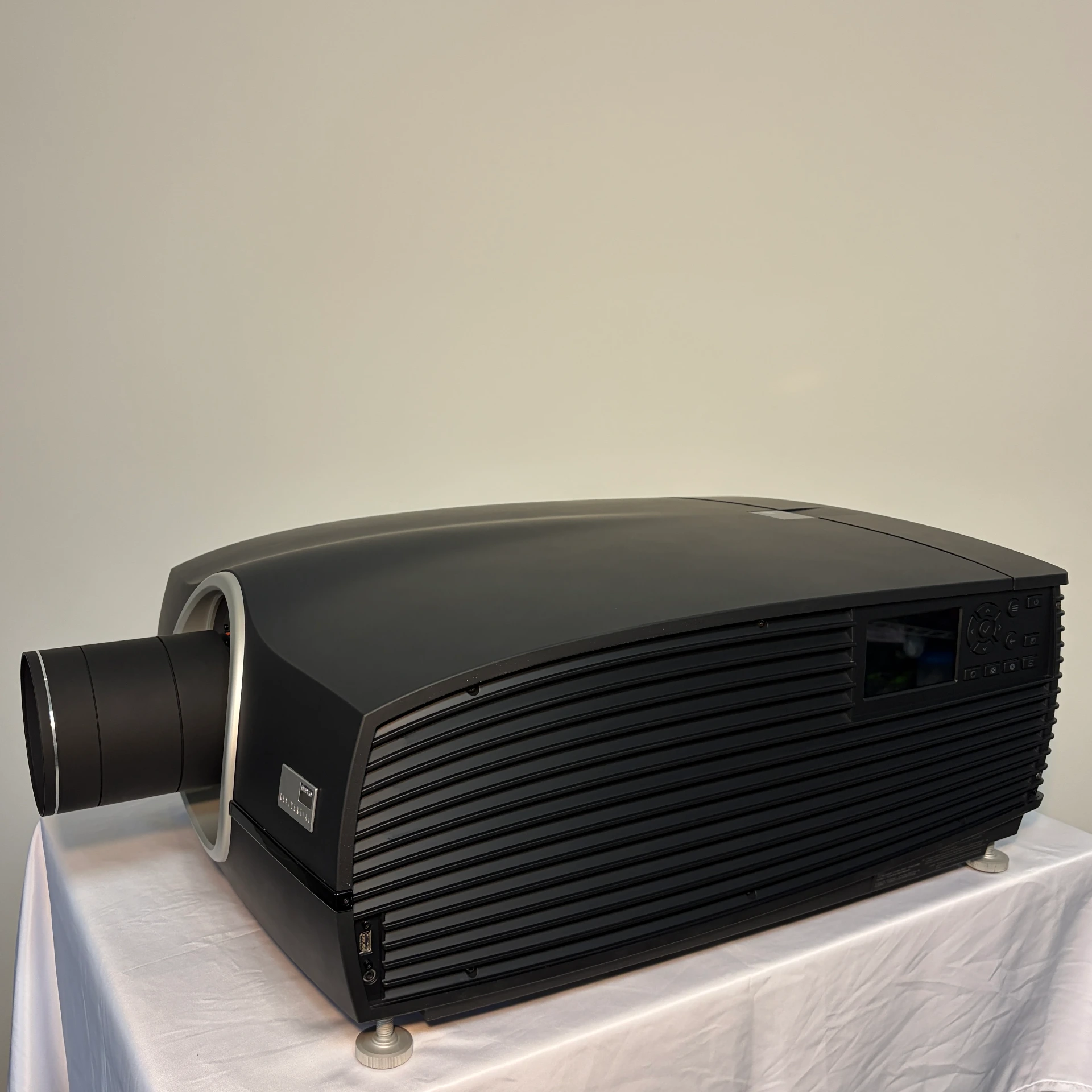 [V322] Barco Loki CinemaScope DCI 5K UHD Laser Projector w/ EN63 Lens [2.4K Hrs]
