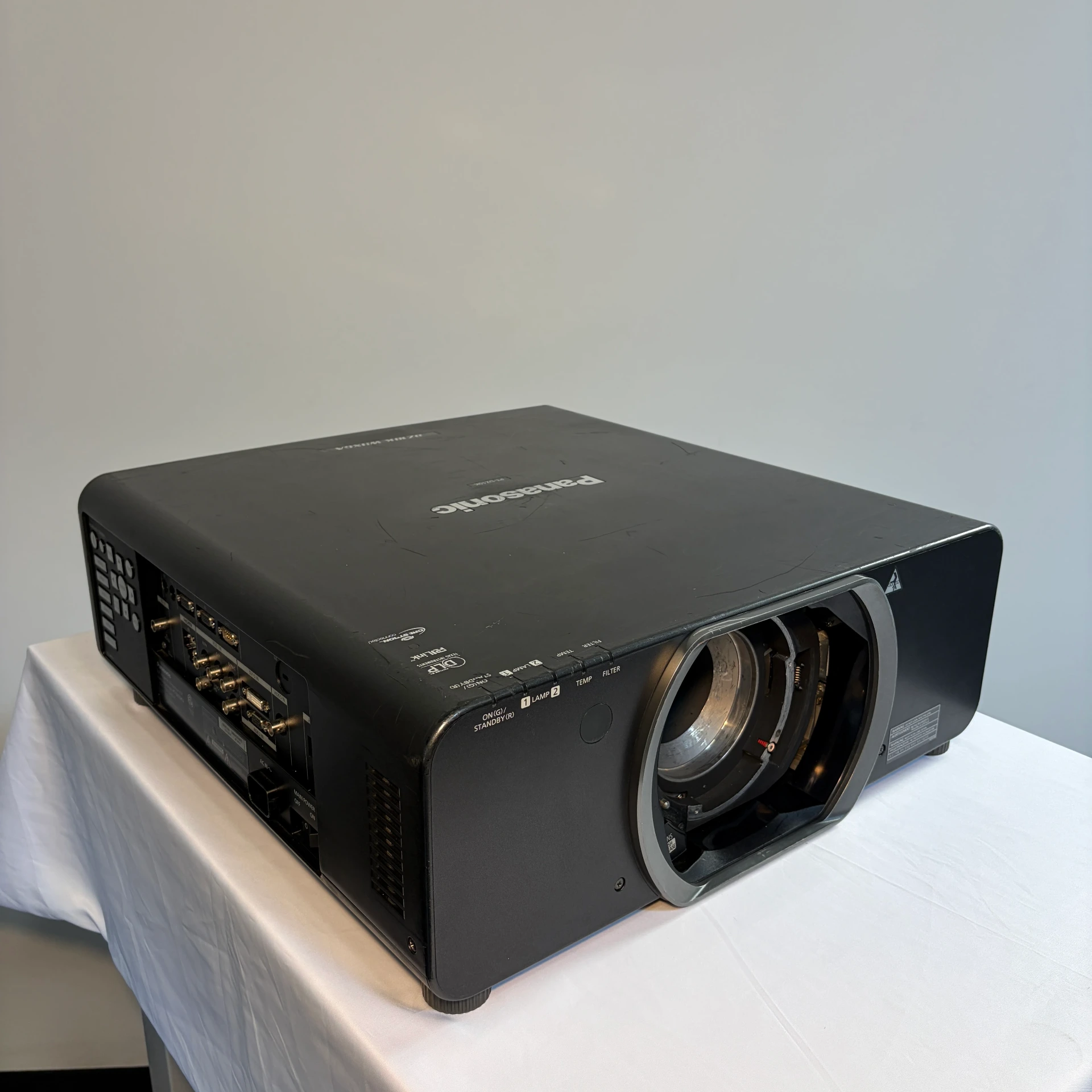 [V338] Panasonic PT-DZ10KU 10K Lumen WUXGA 3DLP Projector