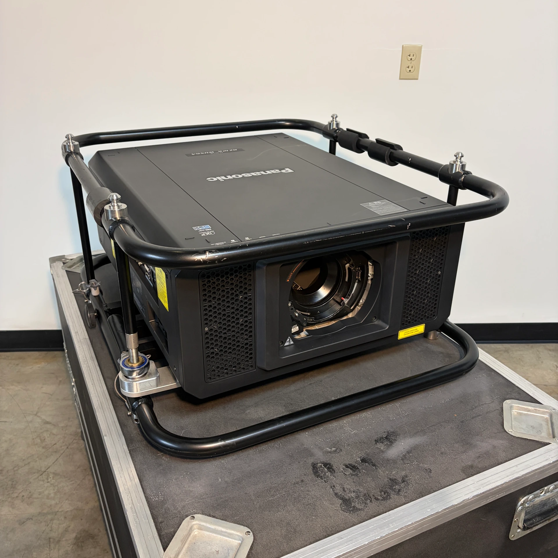 [V366] Panasonic PT-RZ12K [595 Hrs] 12K WUXGA Laser Projector w/ OEM Frame Case