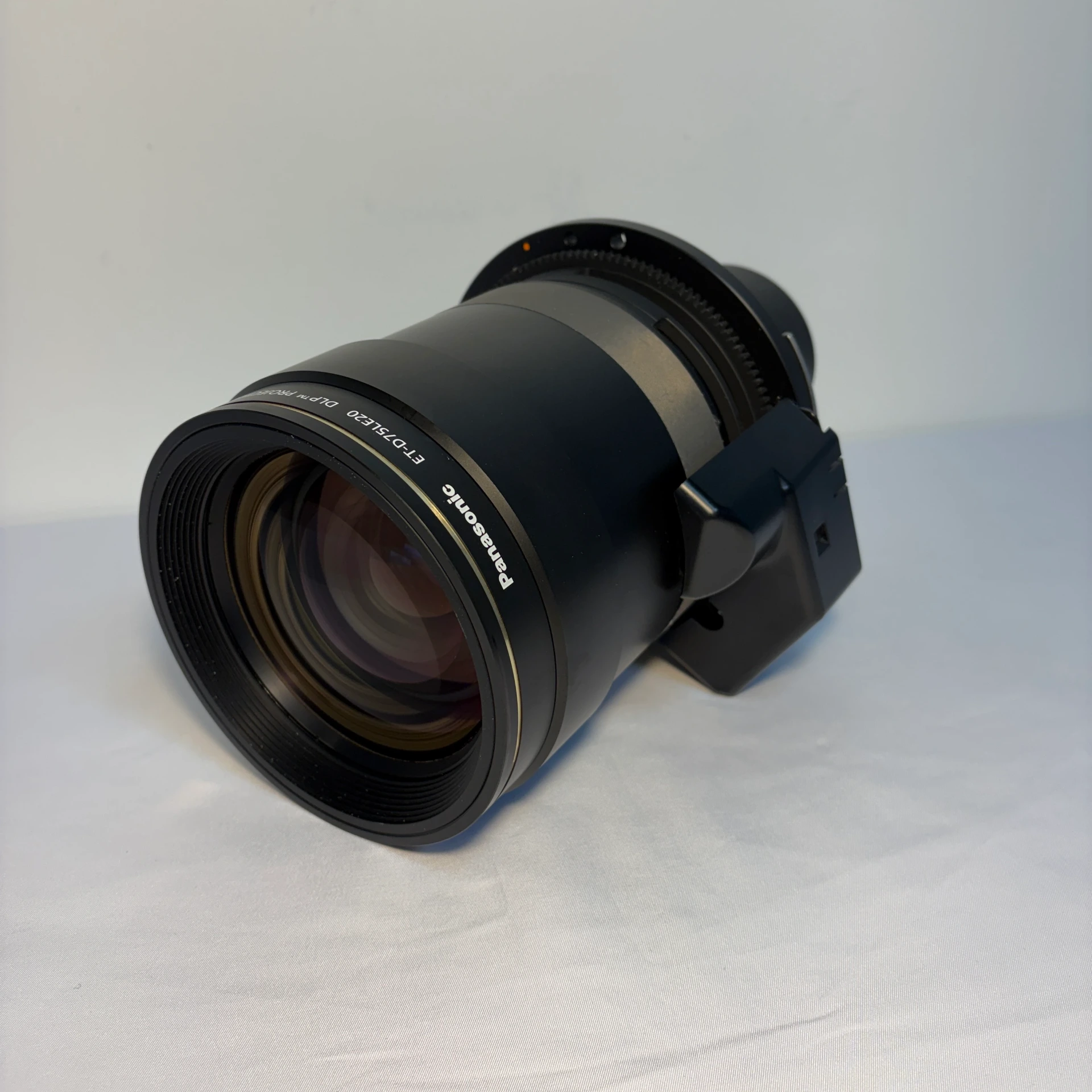 [B027] Panasonic ET-D75LE20 Zoom Projector Lens 2.0–3.0:1 for 3-DLP DZ / RZ Series Projectors